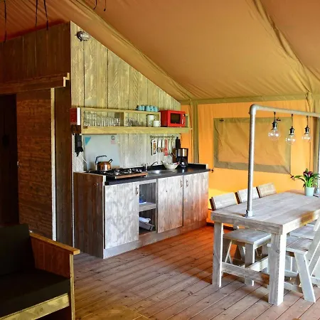 Luxuszelt Homely Tent With Kitchen And Shower Near The s-Gravenzande