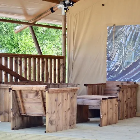 Luxury tent Cozy Coastal Tent 's-Gravenzande