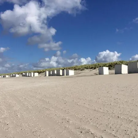 Cozy Coastal Tent 's-Gravenzande